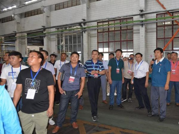 社会公众在E世博esball集团科普基地生产车间旅行学习